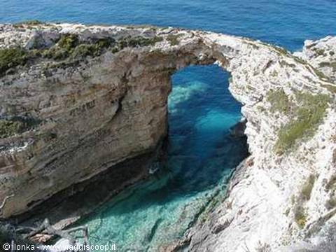 le grotte rocciose di Paxos