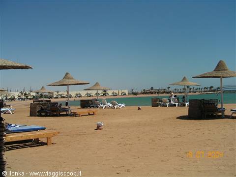 spiaggia del villaggio