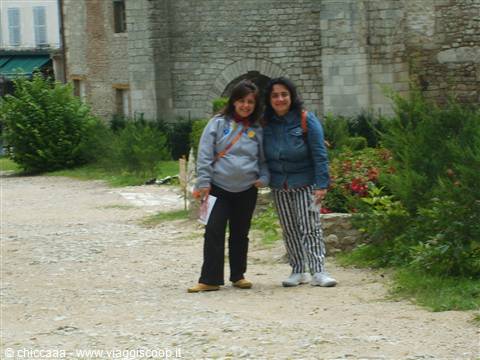 Io e Paola nel giardino del castello