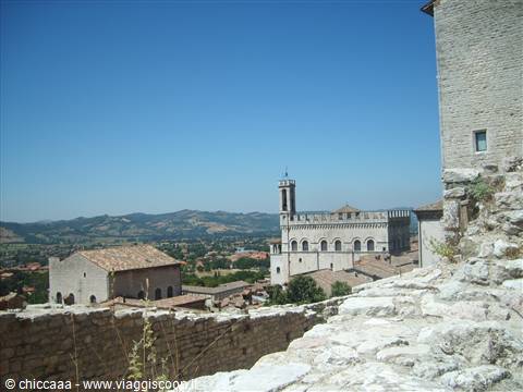 scorcio del palazzo comunale di gubbio