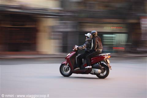 Uno dei 4 milioni di motorini a Saigon