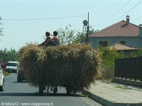 Lungo le strade albanesi 
