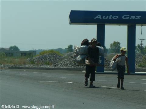 Lungo le strade albanesi