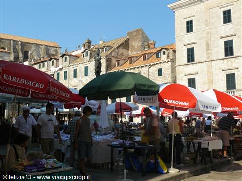 DUBROVNIK - Piazza Gundulic