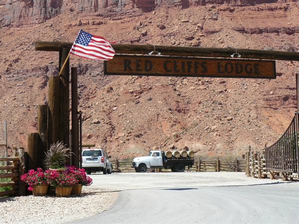 Red Cliff Lodge