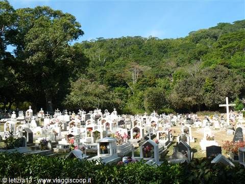 Piccolo cimitero a La Digue