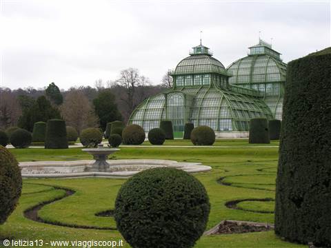 Shoenbrunn Park