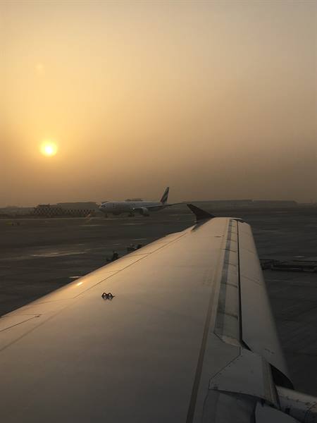 Alba all'aeroporto di Dubai