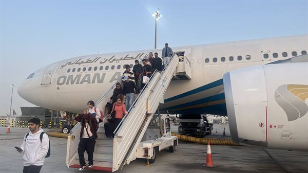 Scendiamo dall'aereo: l'avventura inizia adesso, cuore pieno di attesa.