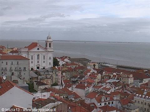 Lisbona-Alfama dal Miradouro