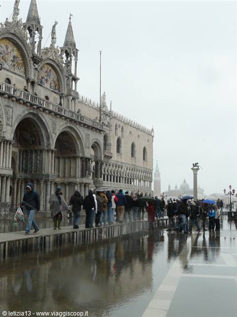 Piazzetta San Marco all'arrivo dell'acqua alta