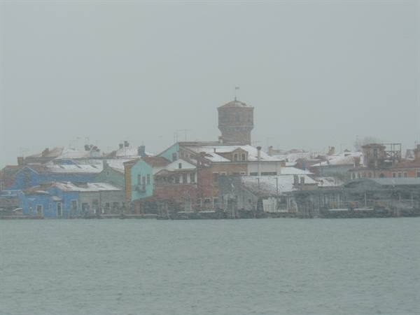 arrivo a Burano sotto la nevicata