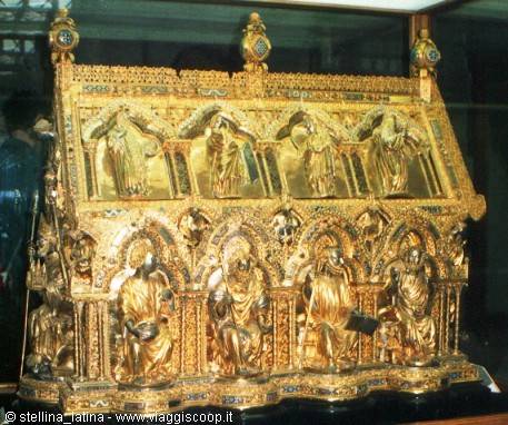 Tournai, il Tesoro un Museo di capolavori d'arte Medievale nella Cattedrale