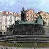 monumento di Hus nella piazza della Città Vecchia REPUBBLICA CECA 
