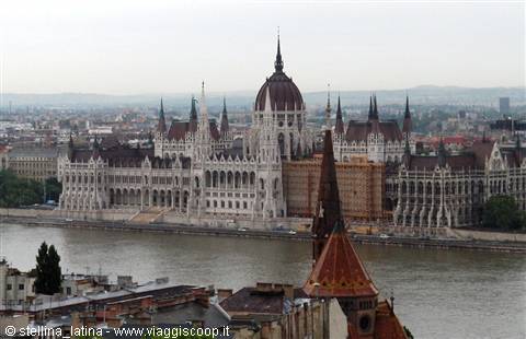 Il Parlamento visto dal Castello