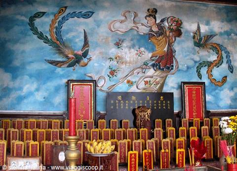 Hoi An: le case antiche, congregazioni e altari