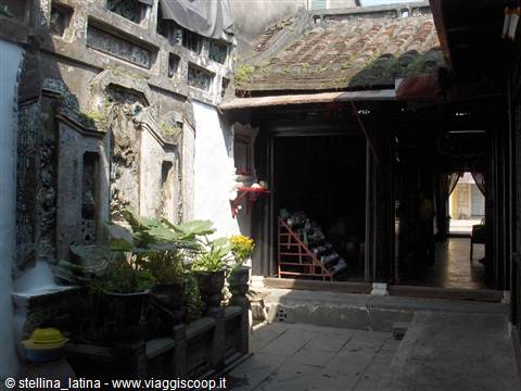 Hoi An: le case antiche, congregazioni e altari - INTERNO DI ABITAZIONI