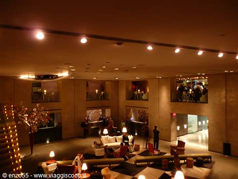 N.Y. Hotel Paramount - hall