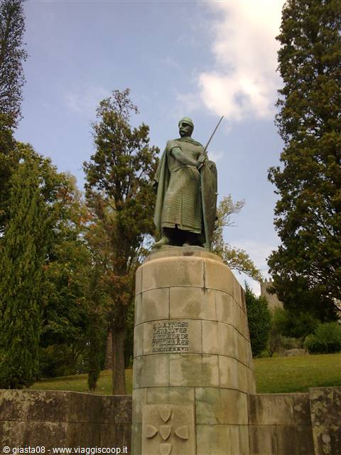 Statua Crociato