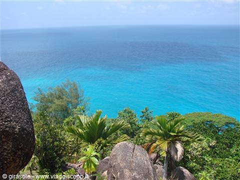 panorama visto dal sentiero sopra ad anse georgette