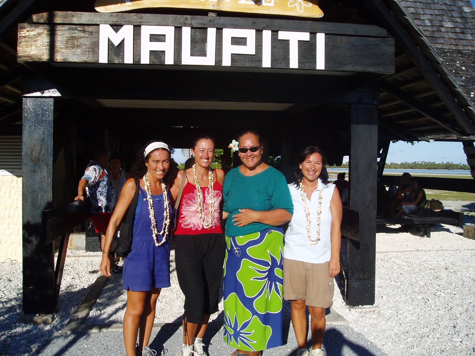 Salutiamo Maupiti e Janine...