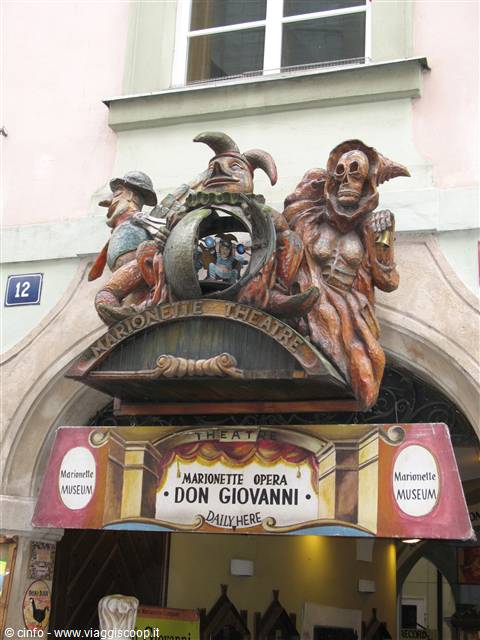 Teatro Marionette in via Karlova