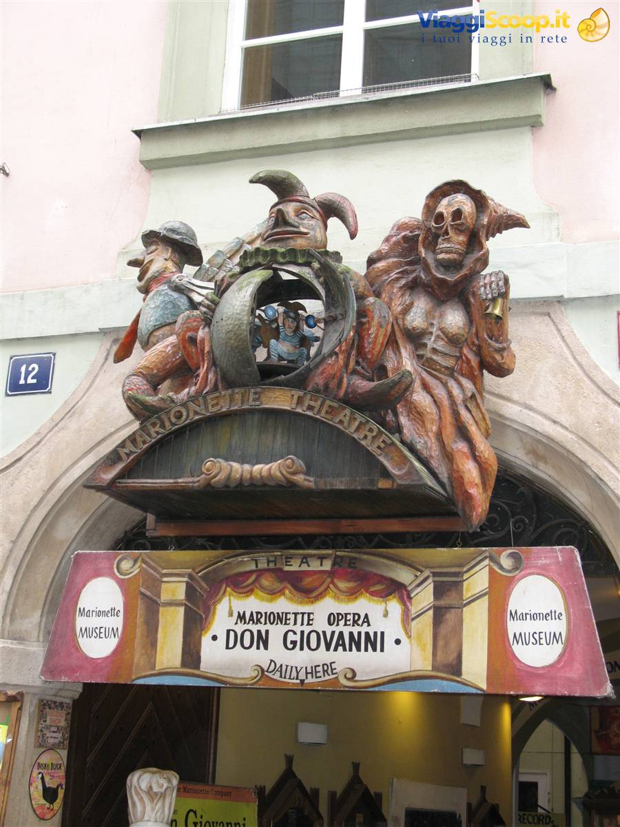 Teatro Marionette in via Karlova