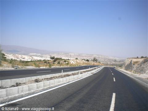 CAPADOCIA ARRIVIAMO...PAESAGGIO LUNARE
