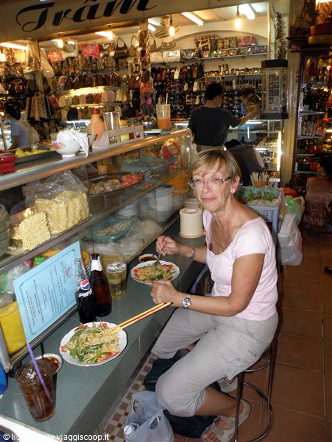 Pranzo al mercato di Saigon