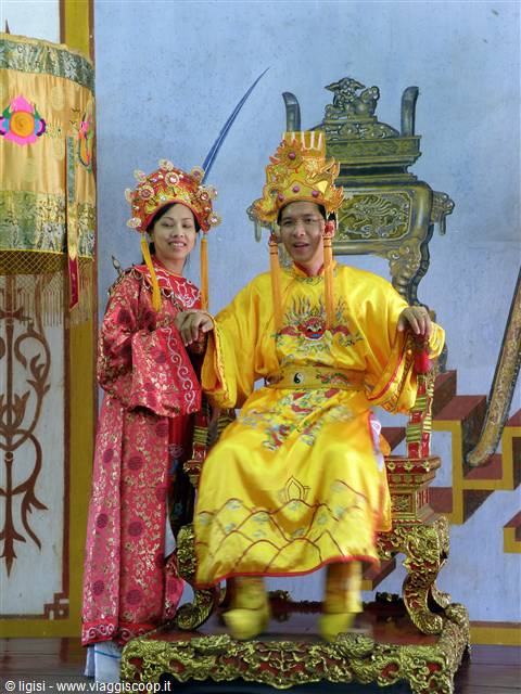 Nativi in costume a Huè