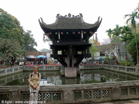 Hanoi pagoda una colonna
