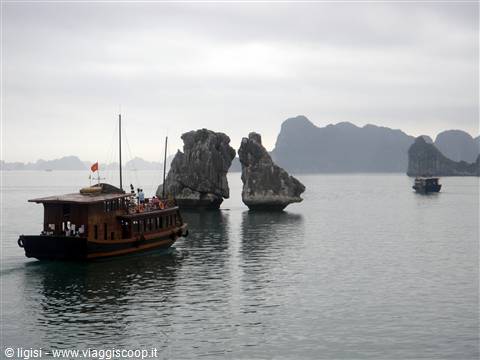 Scogli simbolo della baia di Halong