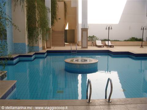 la piscina al 4° piano