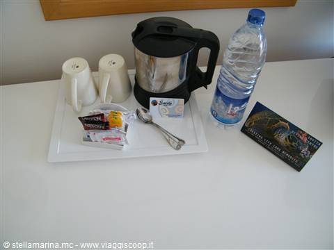 ogni giorno acqua, the e caffè