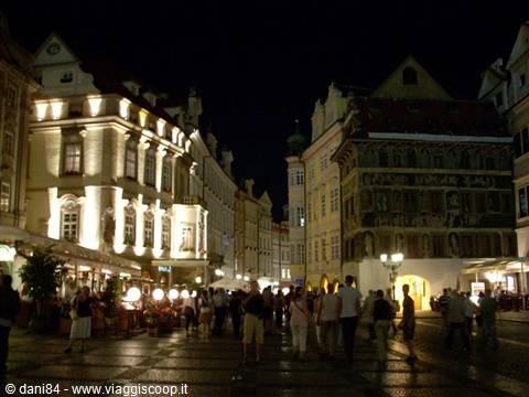 piazza tyn di notte
