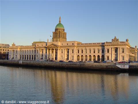 custom house