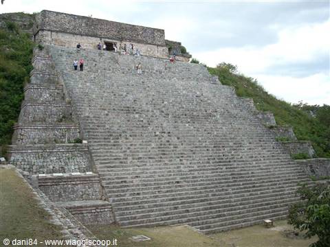 uxmal gran piramide 