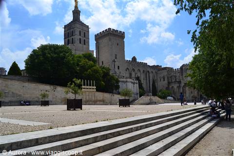 Avignon: l'imponente Palazzo dei Papi