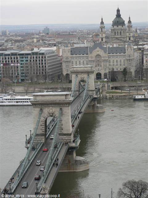 Ponte delle Catene e Basilica di Santo Stefano