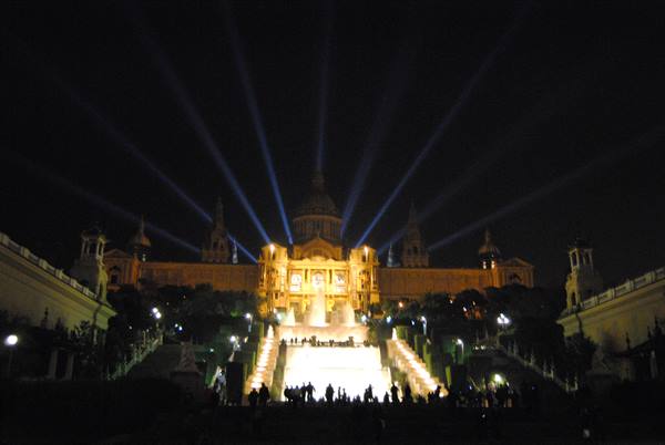 Esplosione di luci a Plaza de Espana