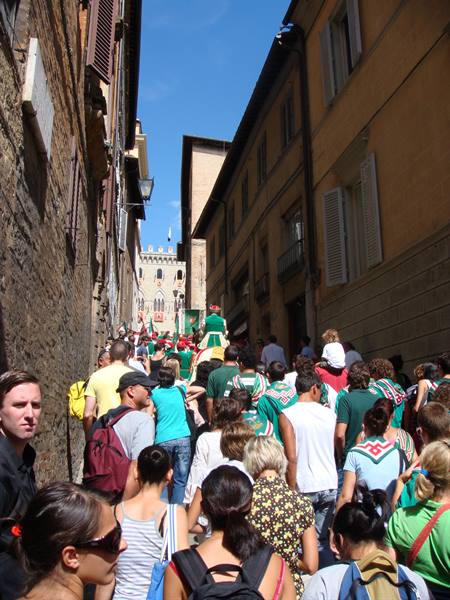 La contrada dell'Oca si muove