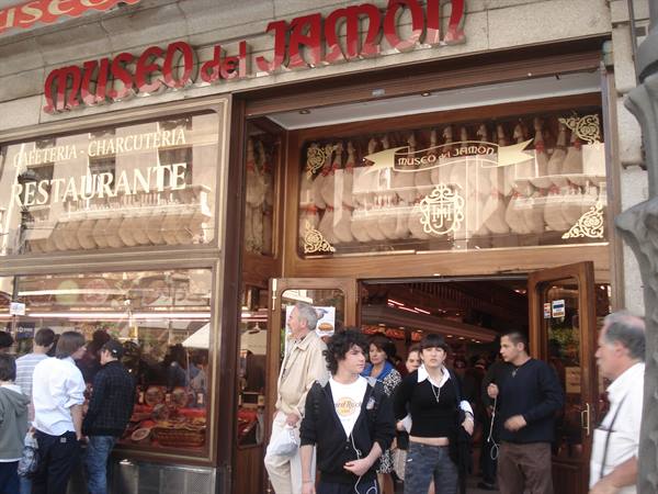 Uno dei tanti mitici Museo del Jamon