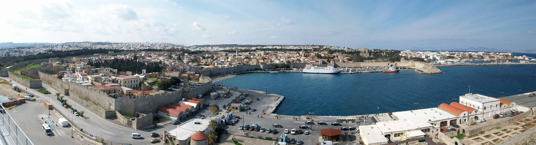 Panorama di Rodi fotografato dalla nave