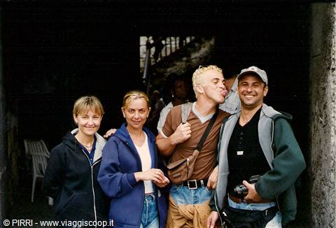 LORETTA,ROBERTA,IO,SCHAMPO