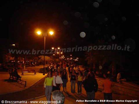 POZZALLO - Passeggiata sul lungomare