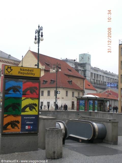 ingresso metro nemesti republiky