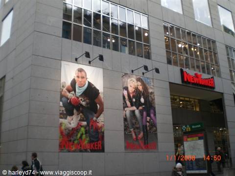 moderne insegne nel centro