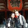 sotto la grande lanterna del Senso-ji GIAPPONE 