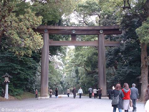 mega Torii nel parco di harajuku