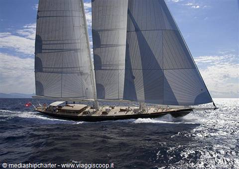 Crociera in barca a vela con equipaggio